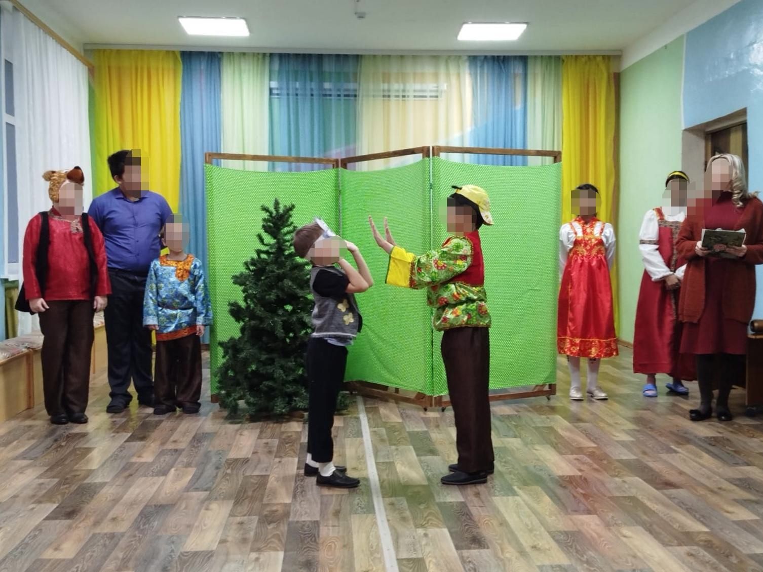 Театральное представление в Новозыбковском социальном приюте для детей и подростков