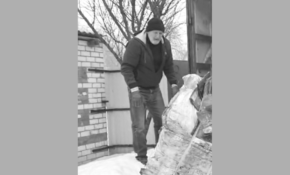 Новозыбковские волонтеры лишились помощника