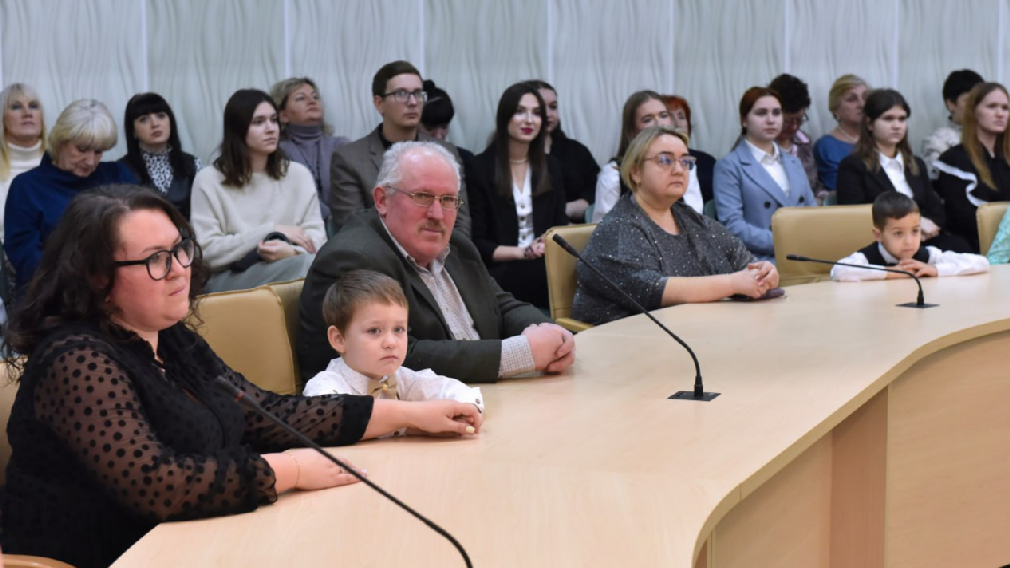 В Брянской области для поддержки семей действует комплекс мер