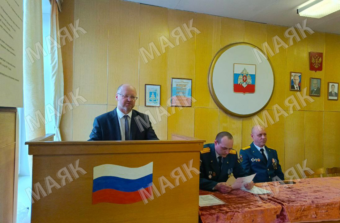Сотрудники МЧС Новозыбковского городского округа  принимают поздравления