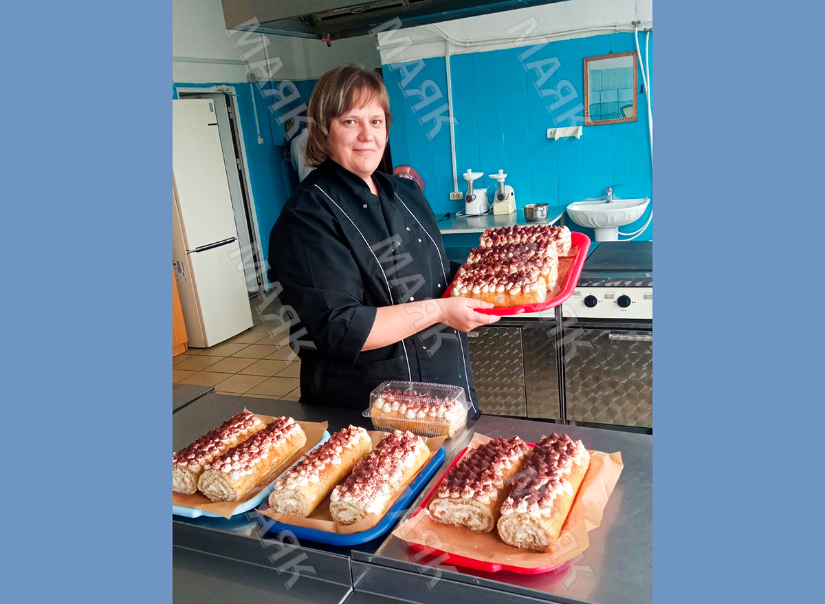 Новозыбковский мастер производственного обучения Марина Россенкова ни дня не представляет без любимого дела