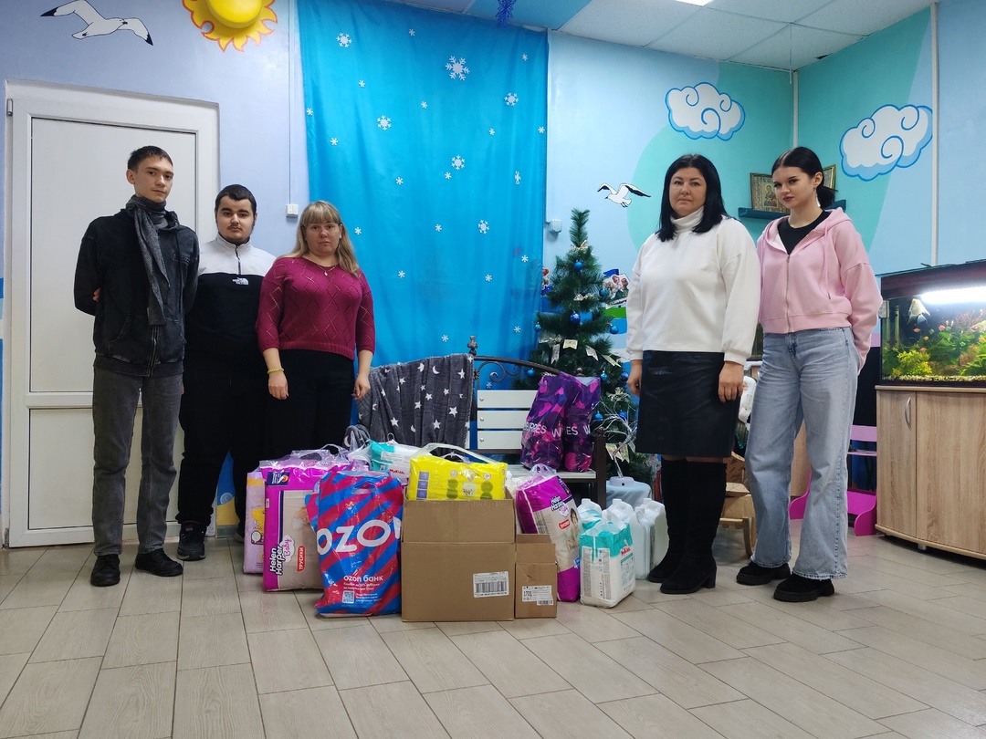Новозыбковские студенты подарили сказку малышам, оставшимся без родителей