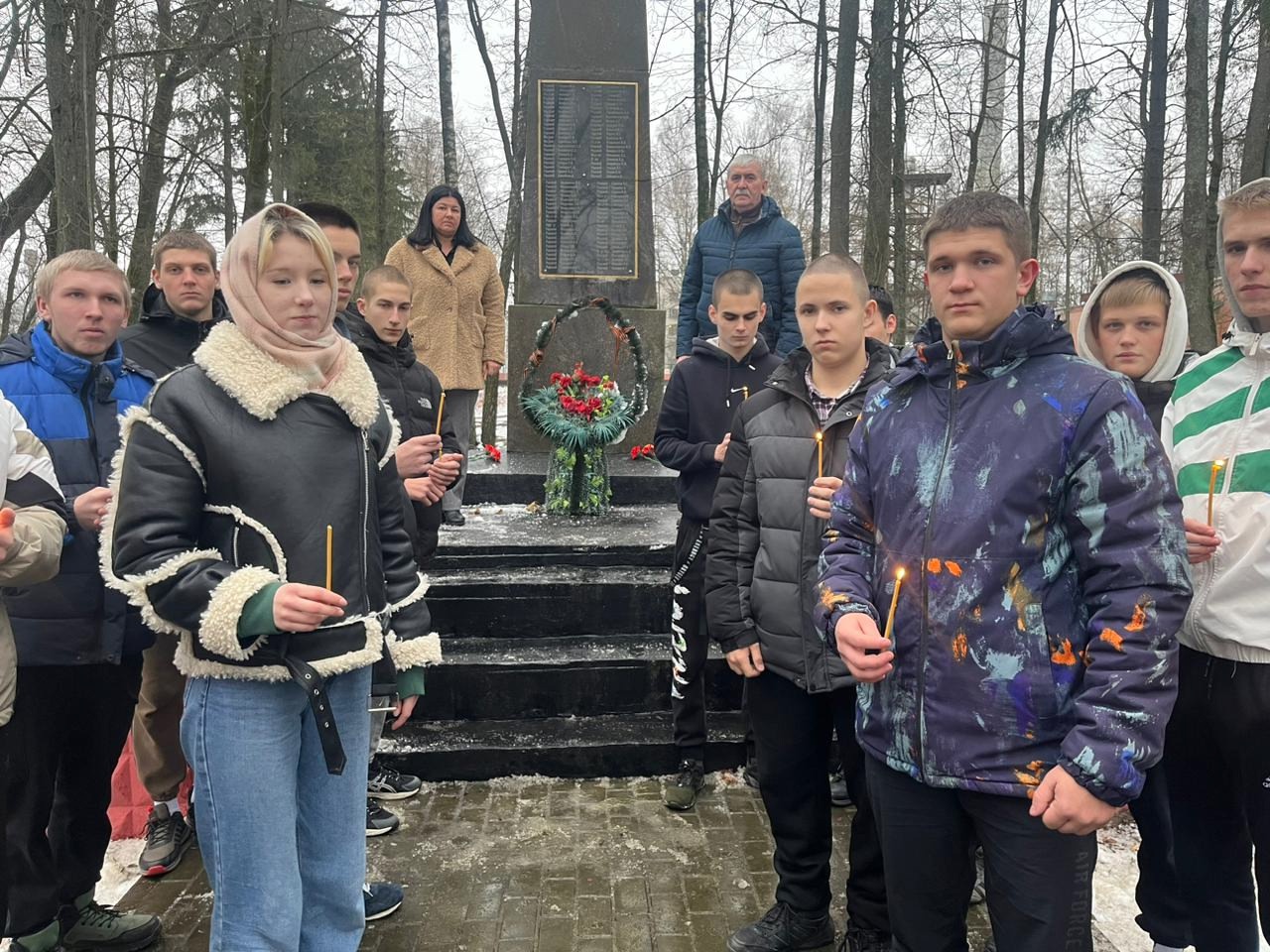 Студенты новозыбковского сельхозтехникума отдали дань памяти павшим защитникам Отечества