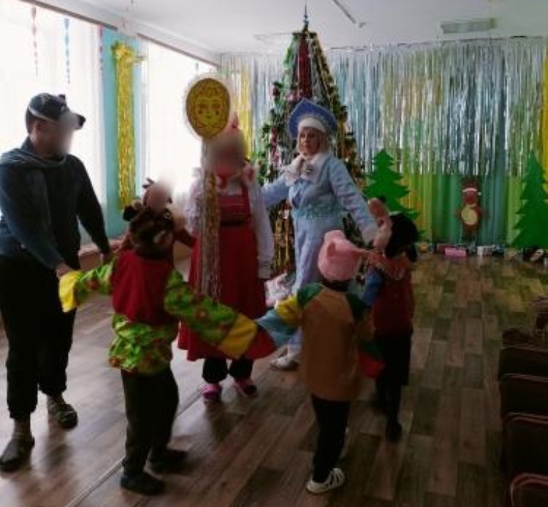 В детский приют Новозыбкова пришла Коляда