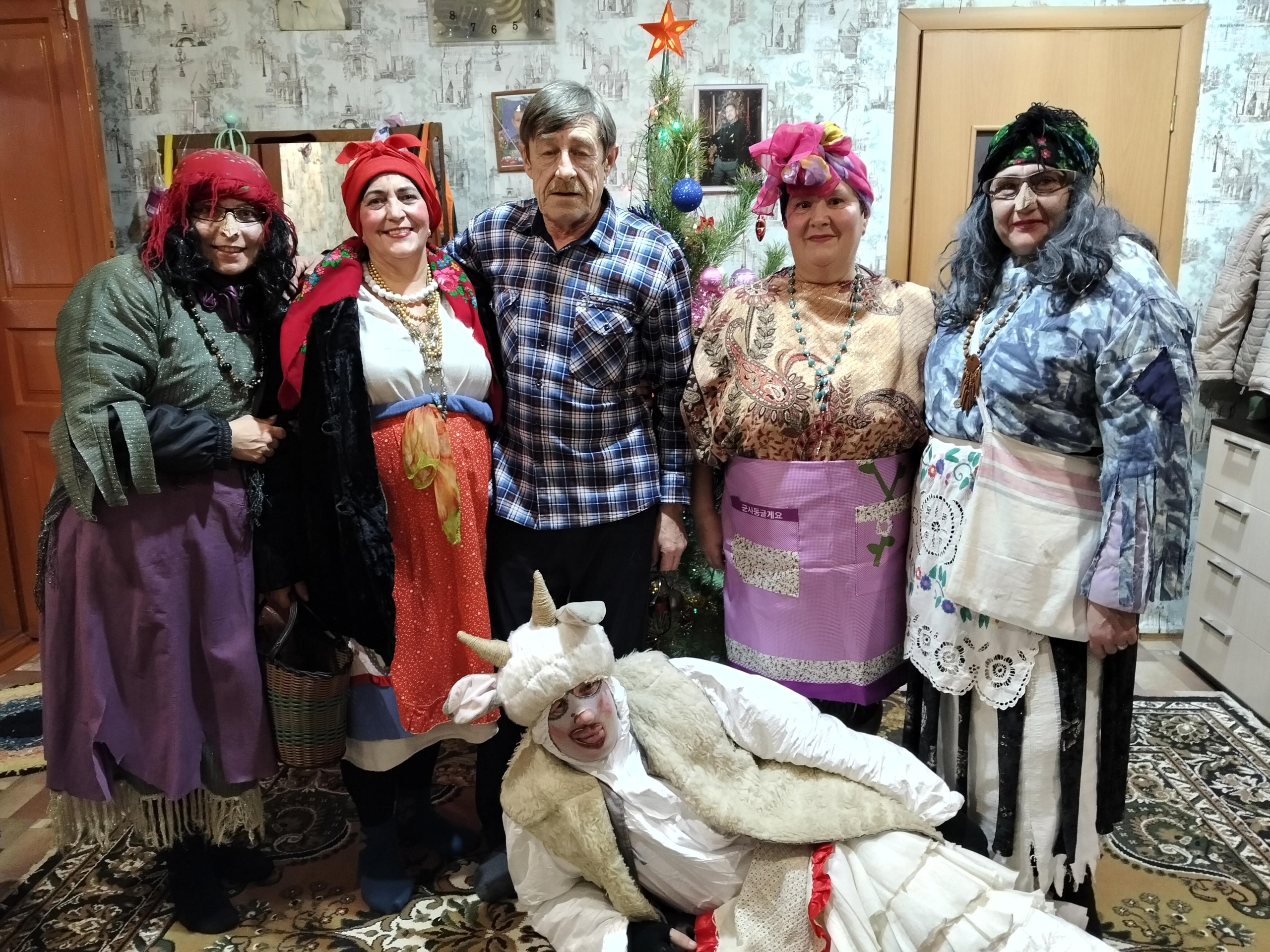 Работники сельских Домов культуры Новозыбковского городского округа отправились колядовать