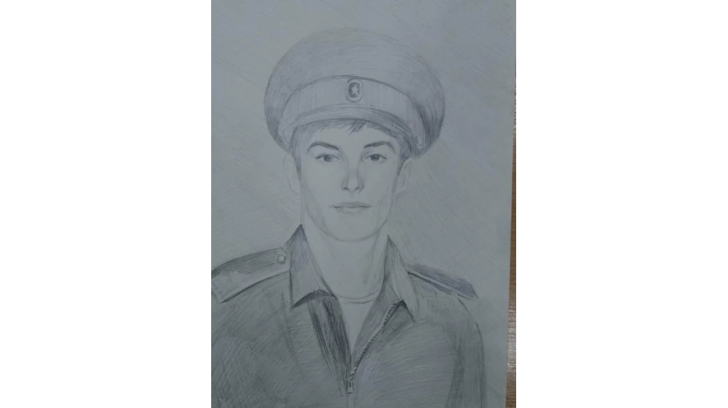 Юные брянские художницы нарисовали портреты Героев СВО