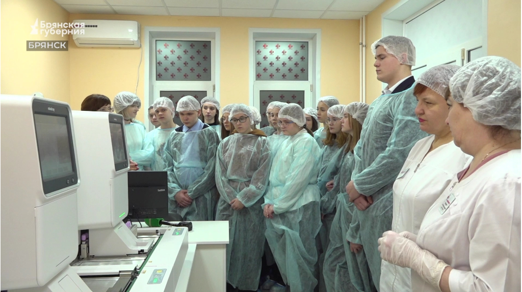 Для брянских школьников проводят профориентационные экскурсии