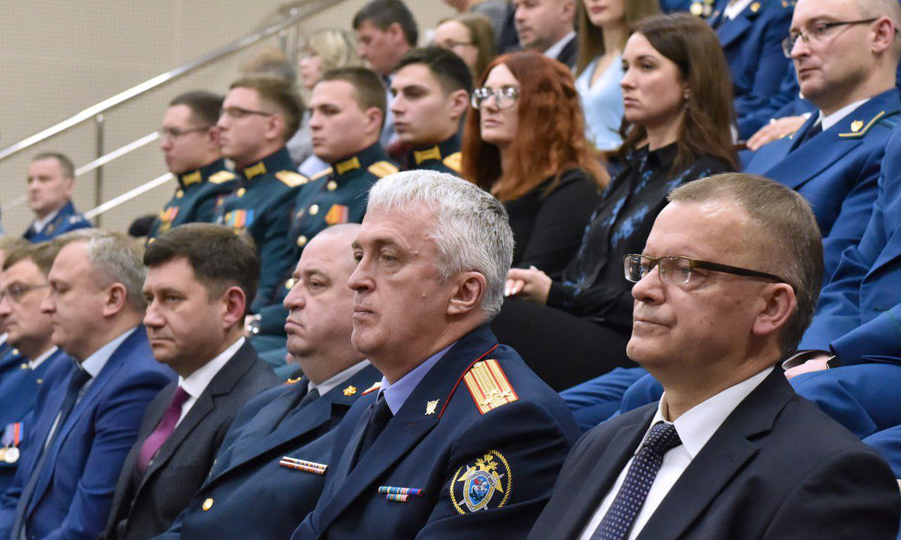 Вручены награды сотрудникам прокуратуры  Брянской области