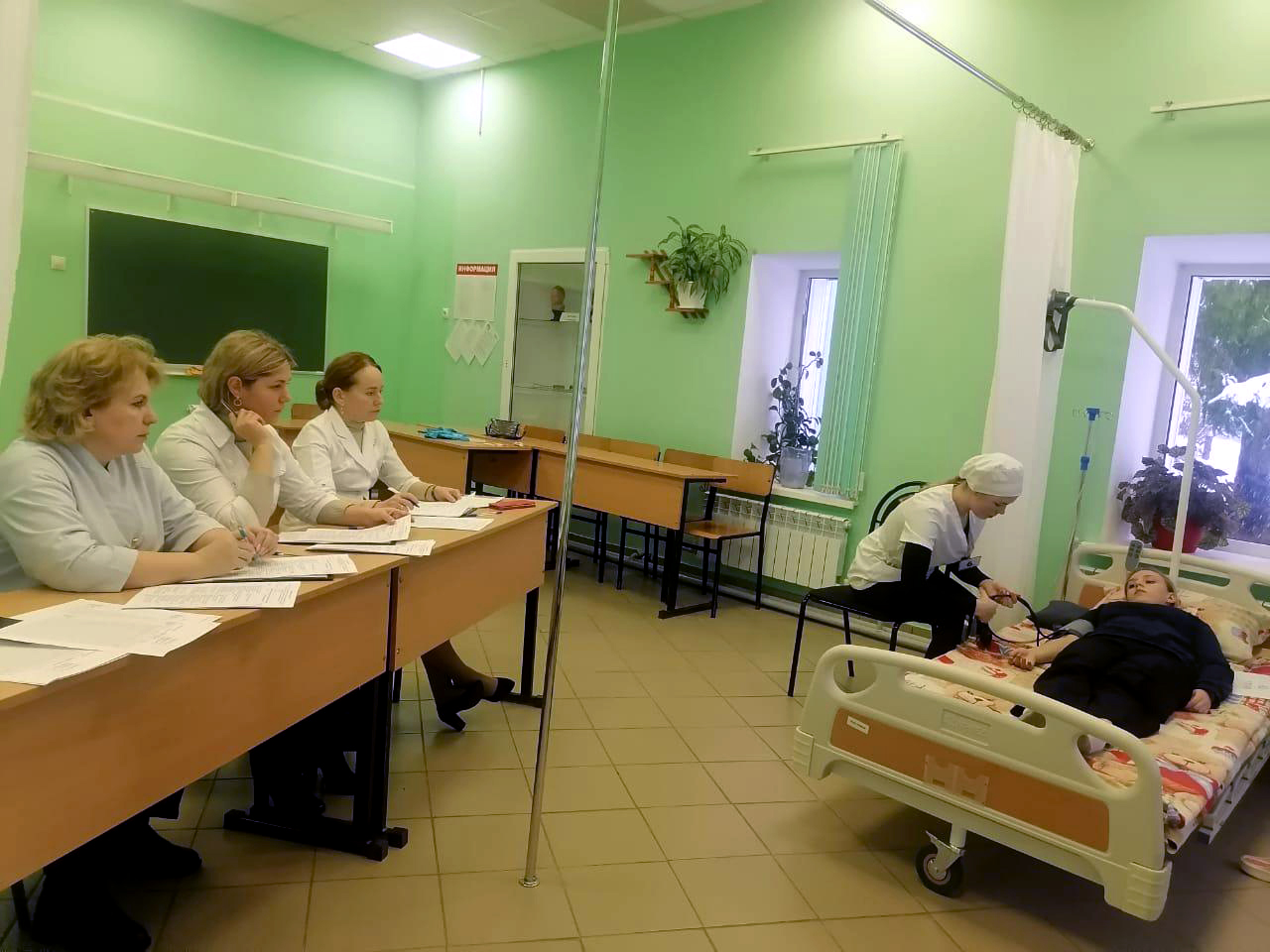 Будущие медики Новозыбкова соревновались в профессиональном мастерстве