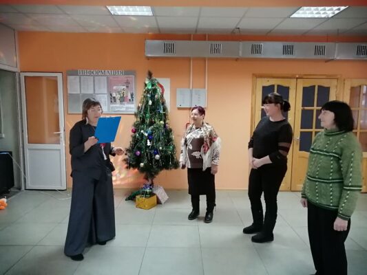 В Алешковичском СДК брянской Суземки провели праздничный танцевальный вечер для старшего поколения
