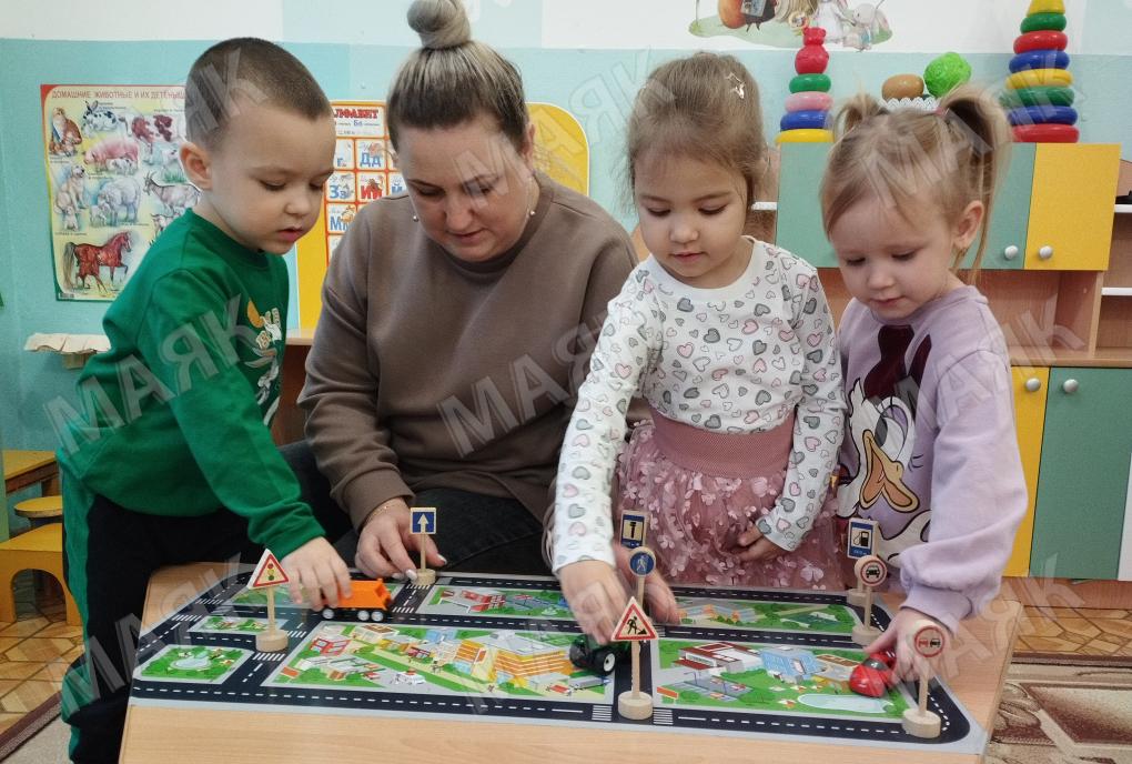 Новозыбчанка Елена Аржанникова всю свою жизнь посвятила  любимому детскому саду