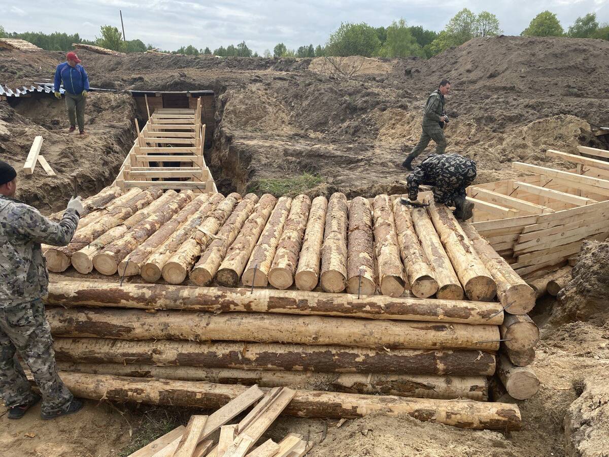 Строители в Брянской области возвели 50-километровый противотанковый ров за неделю