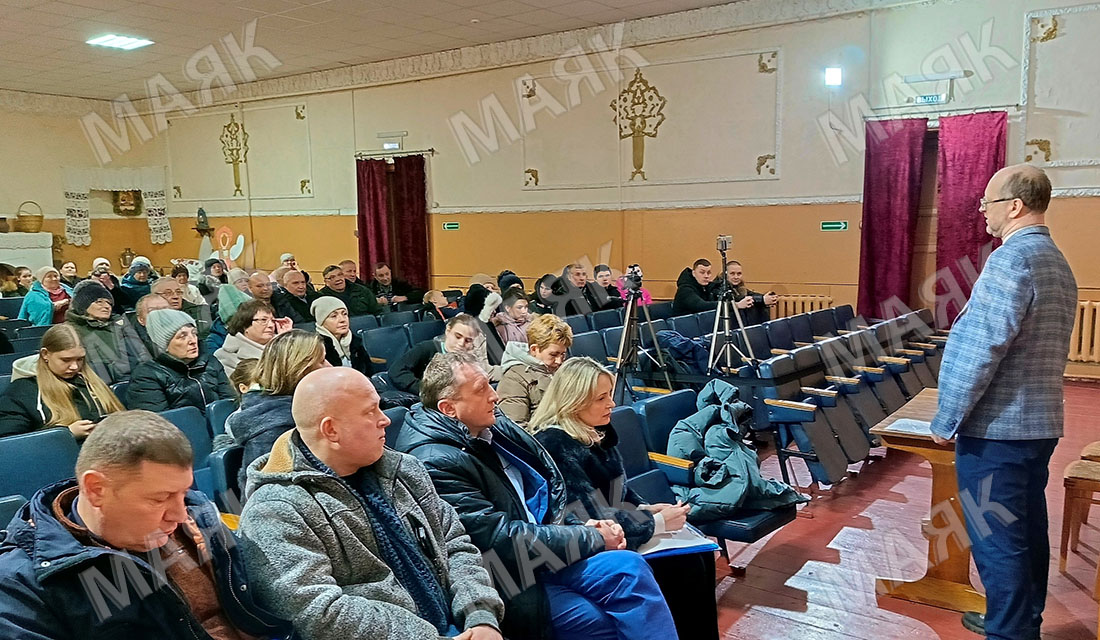 Продолжаются рабочие встречи руководства Новозыбковского городского округа с жителями сел