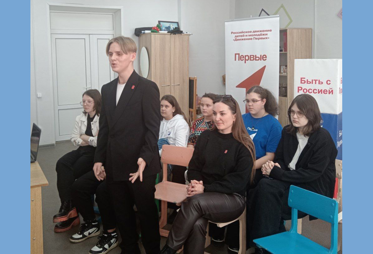 Новозыбковские Первые встретились с певцом Денисом Харламовым