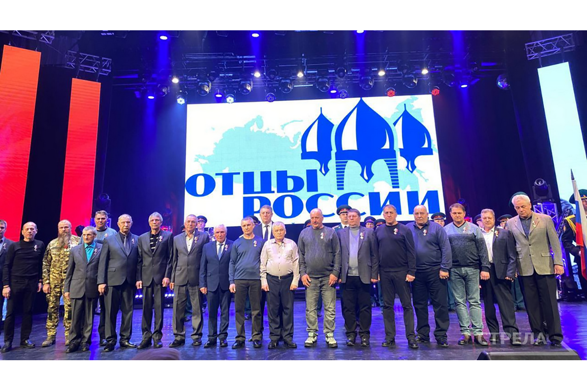 Почетные награды вручил губернатор Брянской области