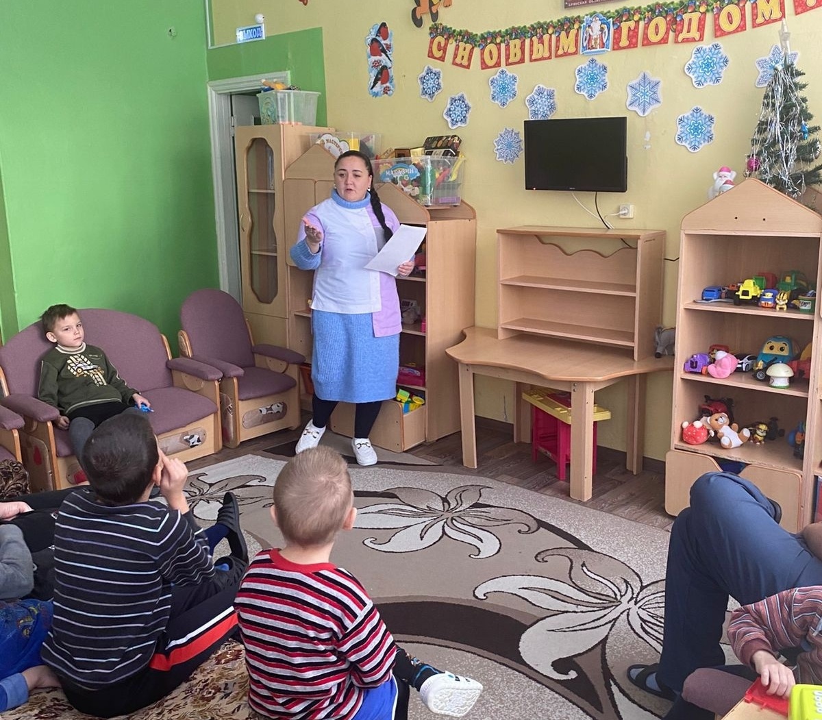 Новозыбковские медики провели беседу с воспитанниками социального приюта для детей и подростков