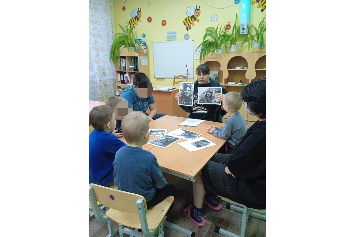 Воспитанникам новозыбковского соцприюта рассказали о подвиге женщин во время Великой Отечественной войны