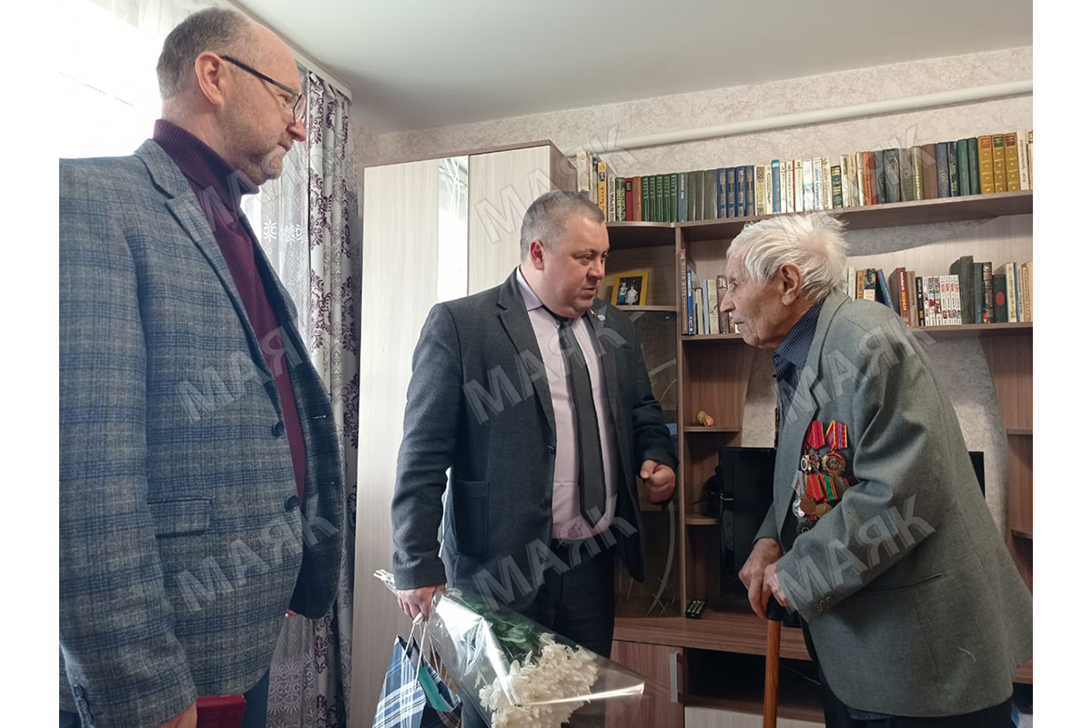 Новозыбковским ветеранам вручают медаль «80 лет Победы в Великой Отечественной войне 1941-1945 гг.»