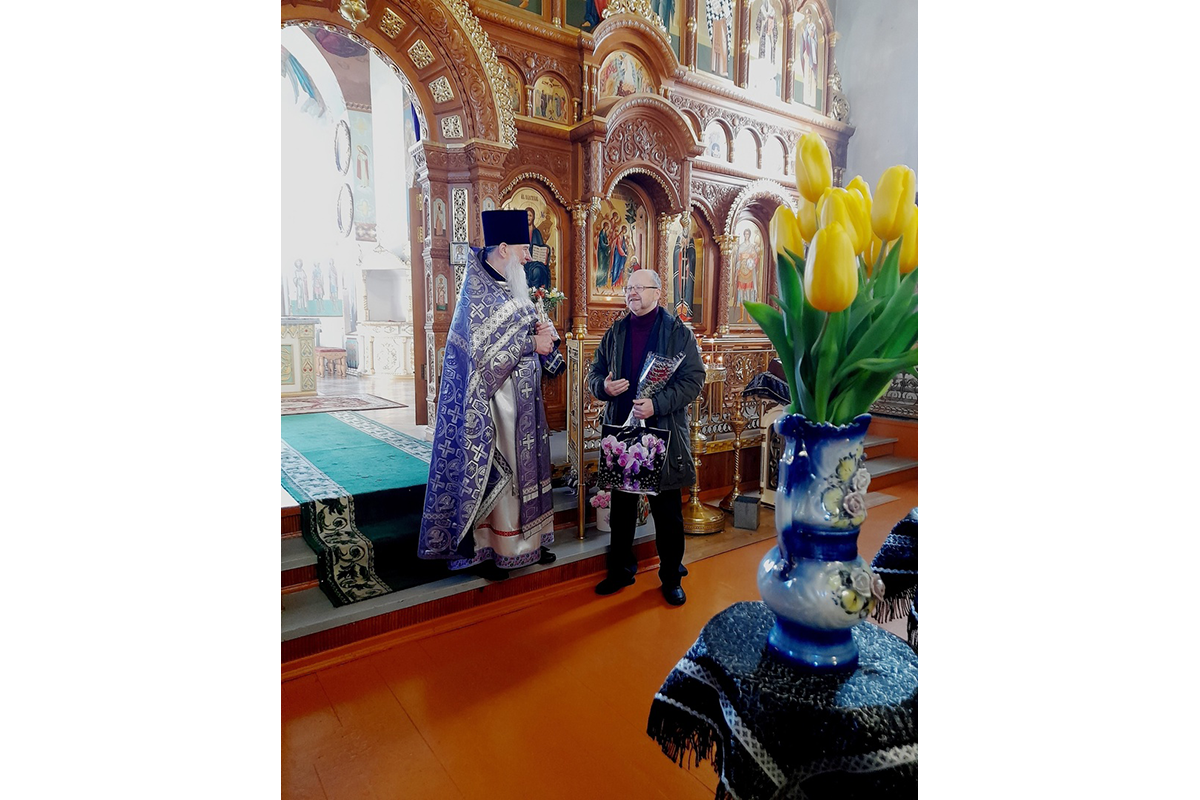 Настоятель Храма во имя Святой Троицы в Новозыбкове Николай Шестопалов принимал поздравлении с 30-летием рукоположения