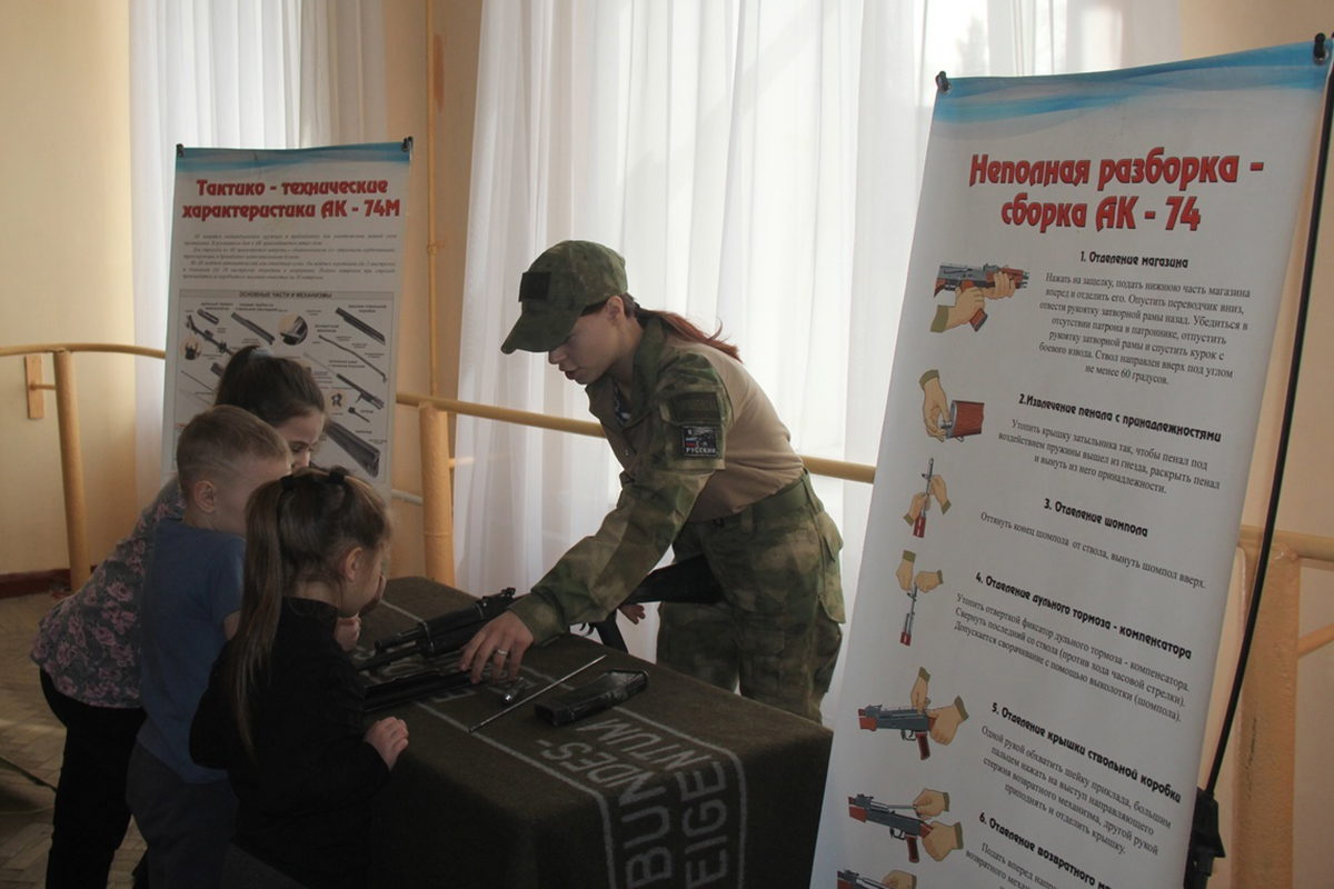 Дошкольники Новозыбкова учились стрелять