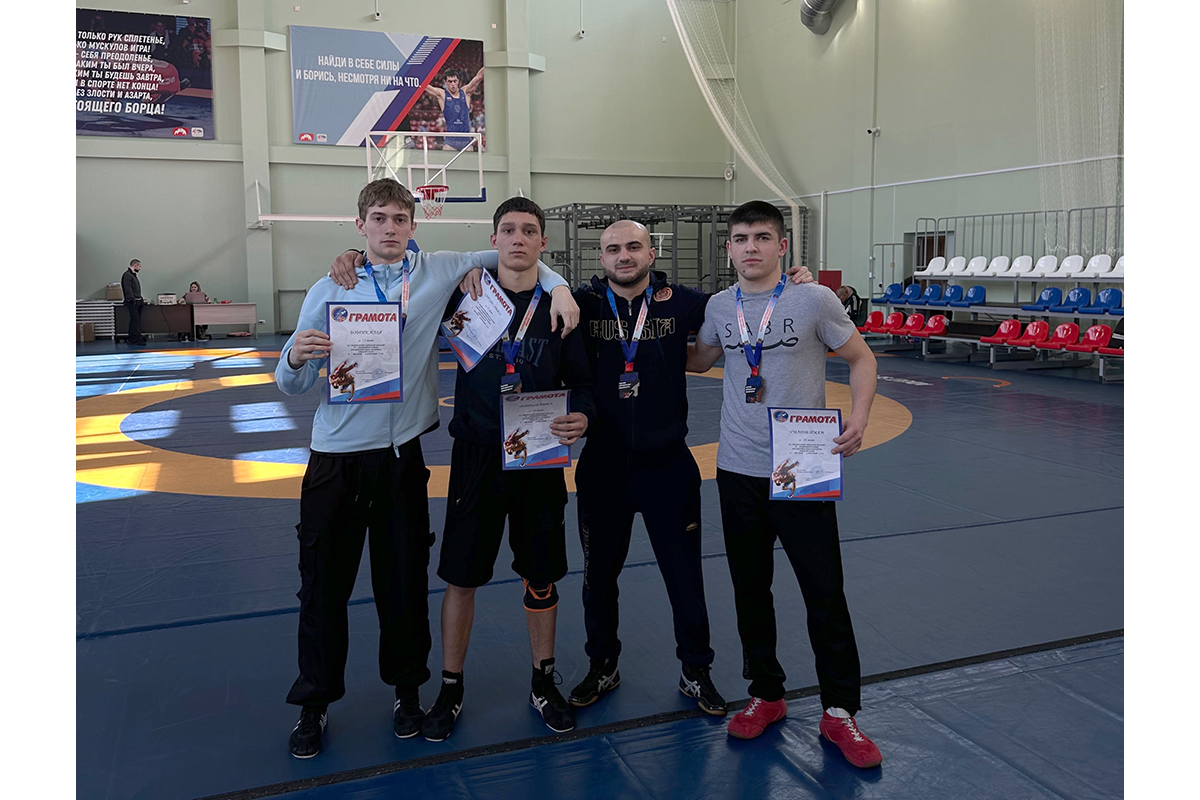 Новозыбковцы стали призерами Чемпионата Брянской области по спортивной борьбе среди мужчин