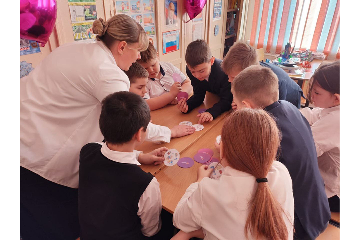 Школьники Новозыбкова отметили День поэзии