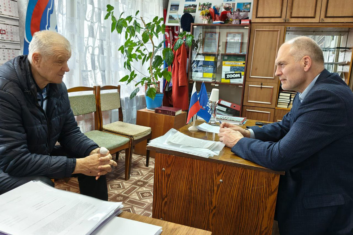 Депутат областной думы провел прием граждан в Новозыбкове