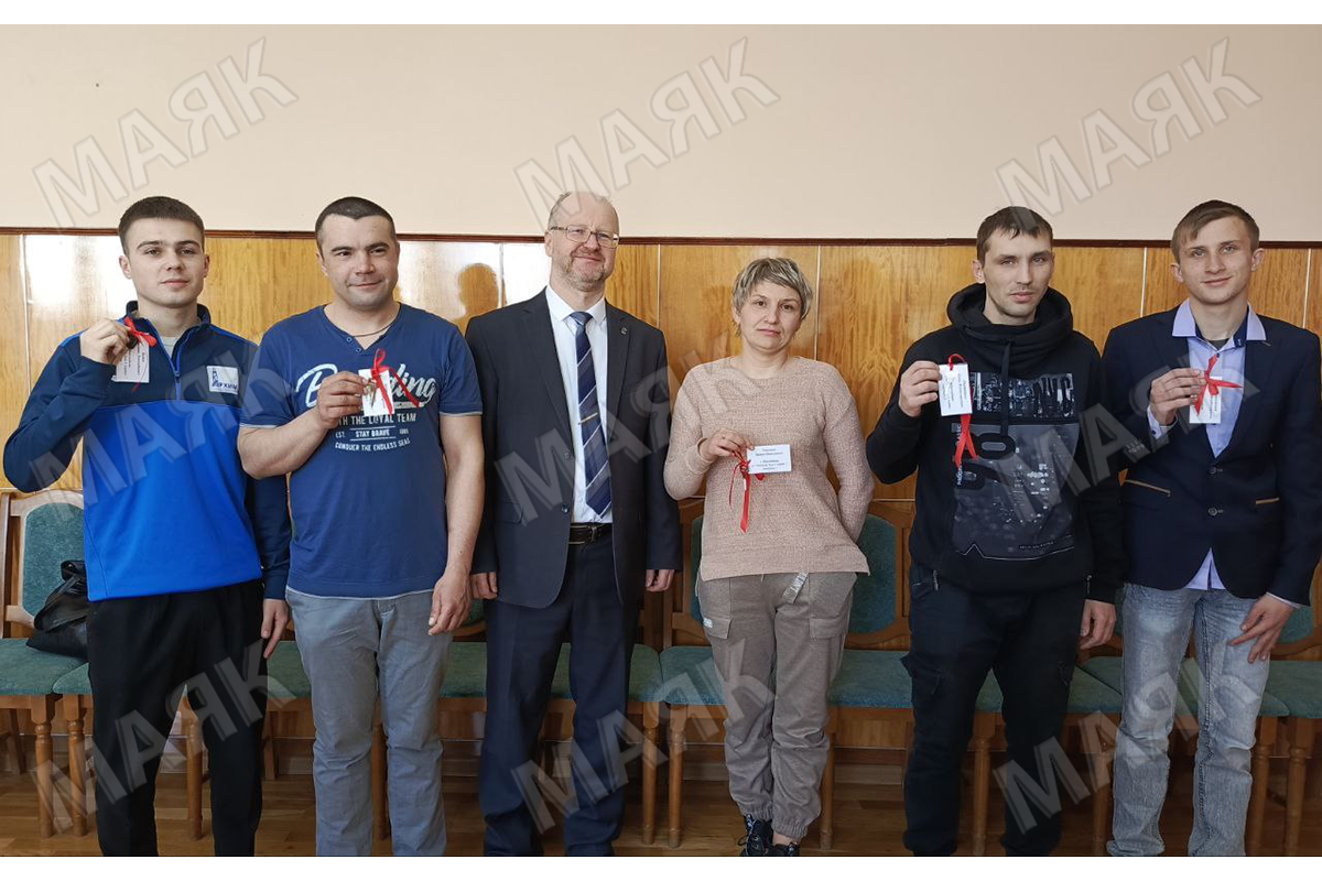 В Новозыбкове шесть сирот стали новоселами