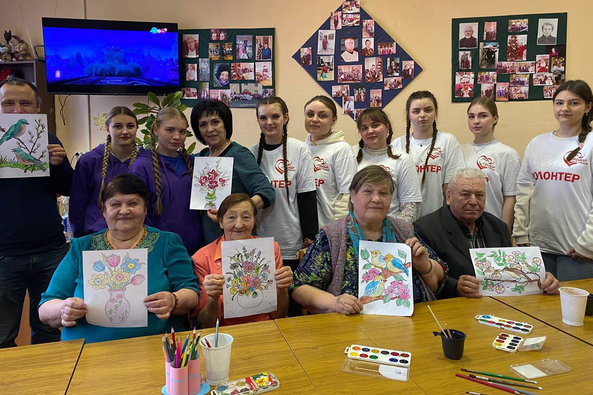 Новозыбковские волонтеры отряда «От сердца к сердцу» провели урок цифровой грамотности