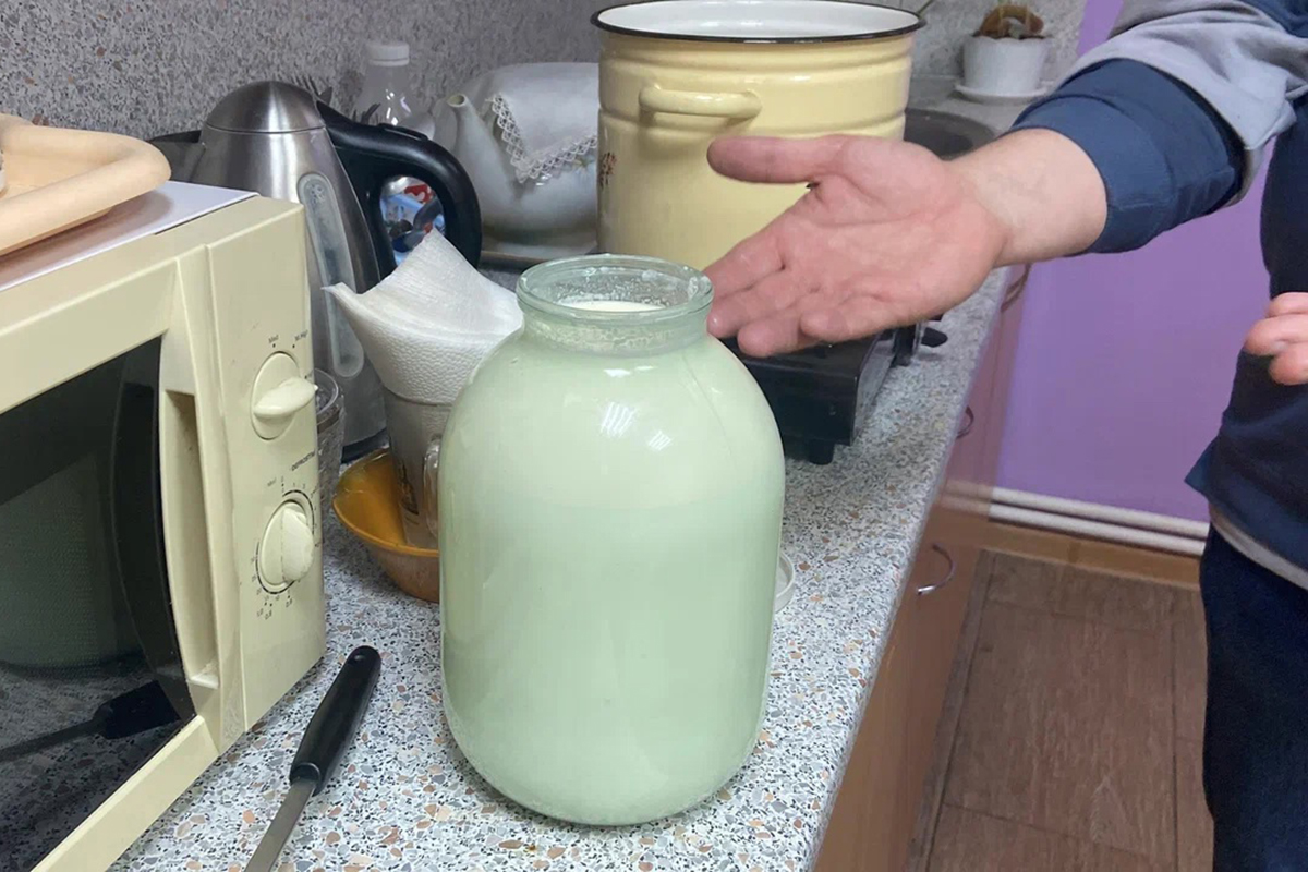 Активисты новозыбковского Центра «Мы вместе» научились азам сыроварения