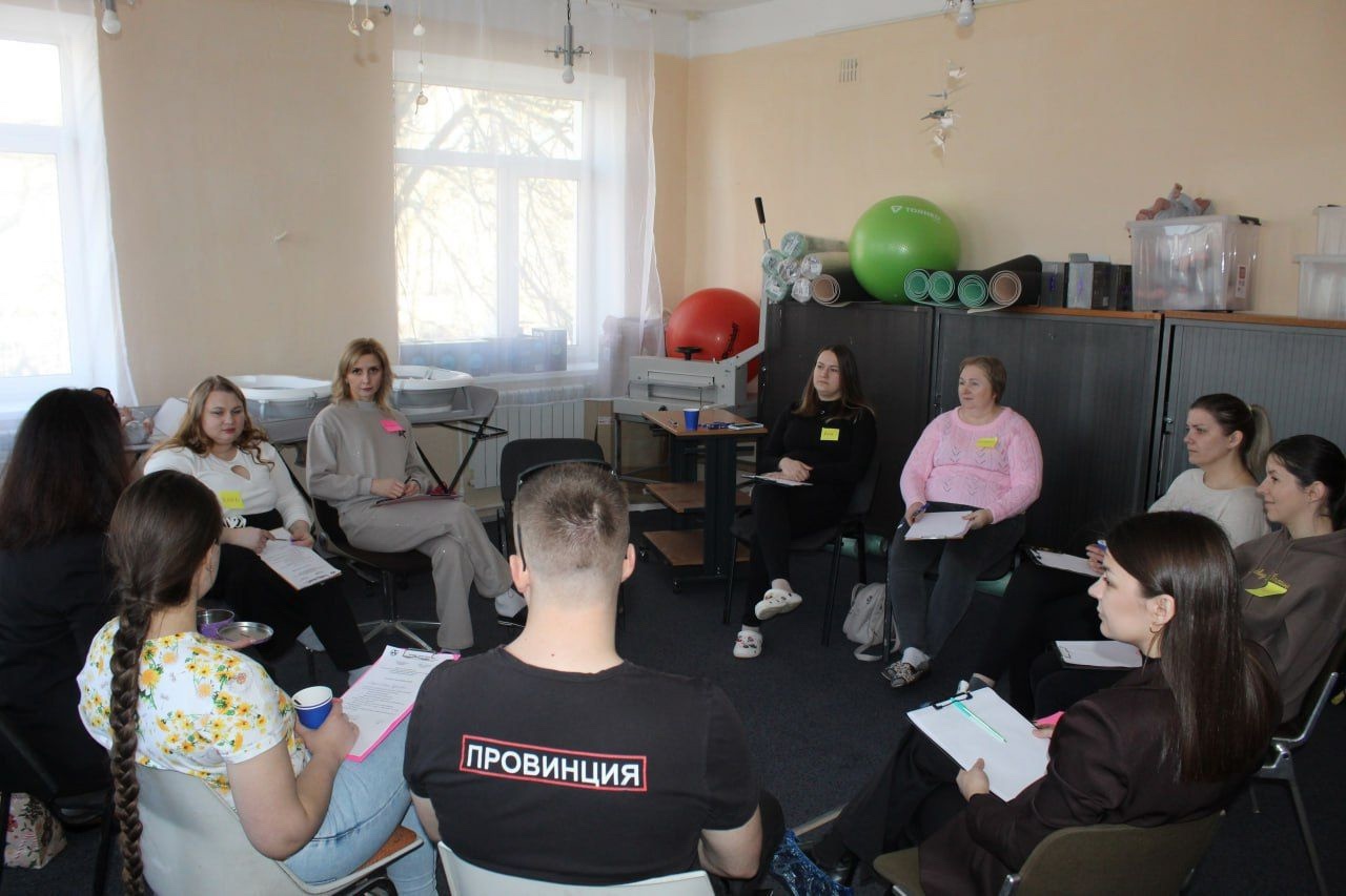 Новозыбковцев учили справляться с эмоциональным выгоранием