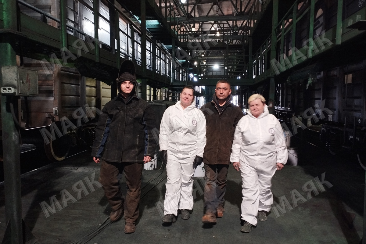 На новозыбковском заводе трудится семейный подряд
