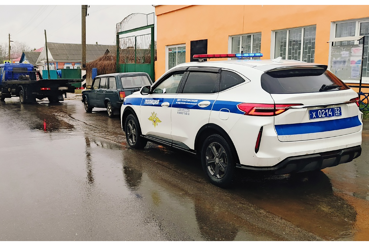 В новозыбковском селе водитель ВАЗа сел за руль пьяным