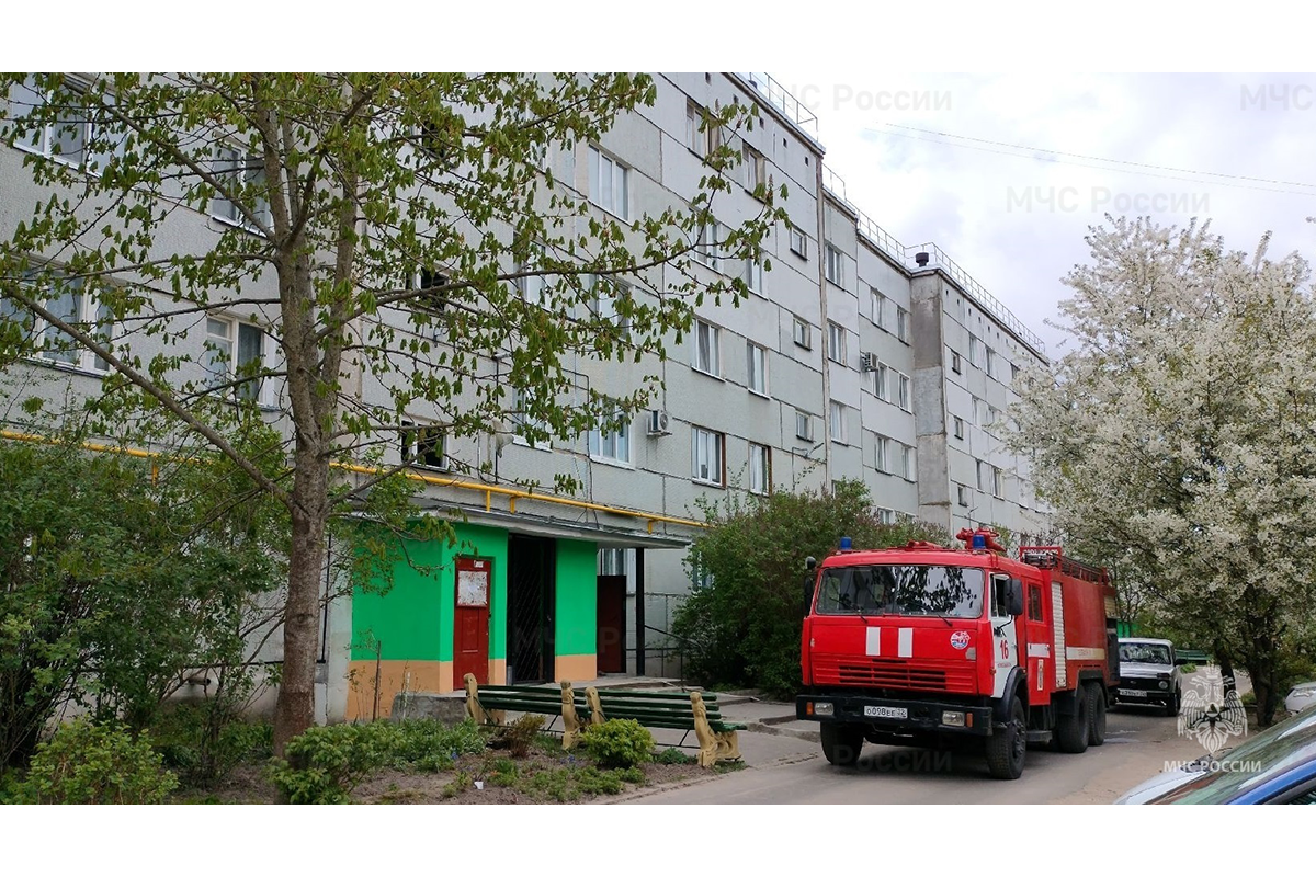 При пожаре в многоэтажке Новозыбкова погиб мужчина