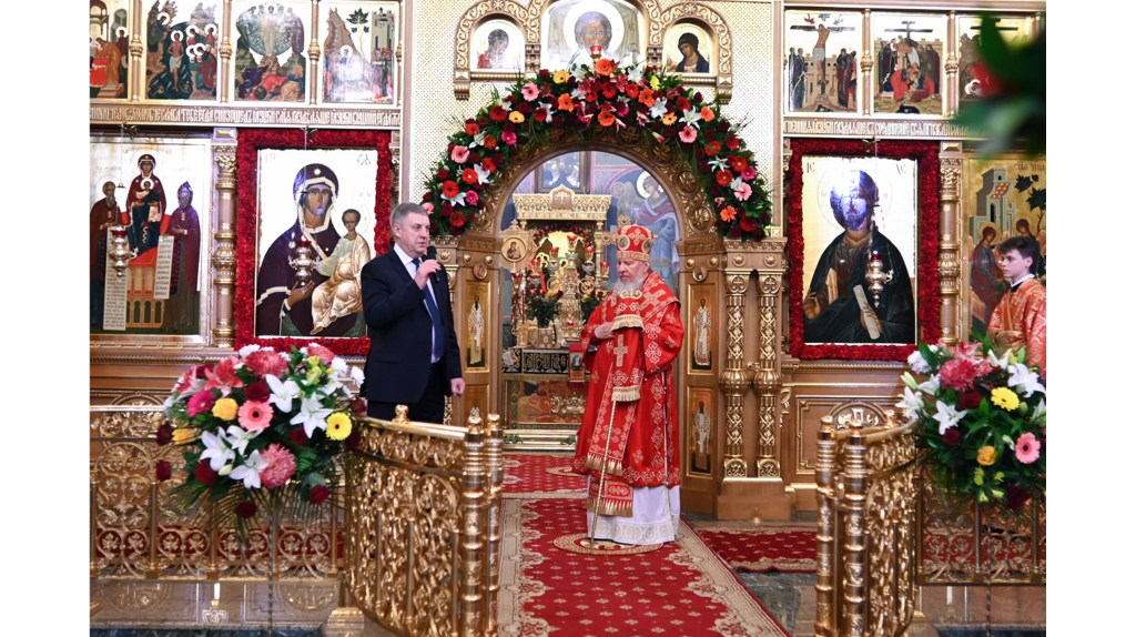 Митрополит Брянский и Севский Александр поздравил верующих с праздником Пасхи