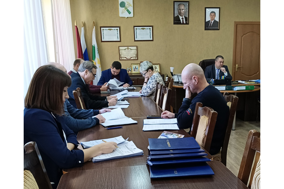 Новозыбковские депутаты обсудили изменения в бюджет