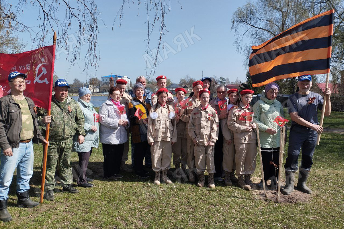 В Новозыбкове высадили сад Победы
