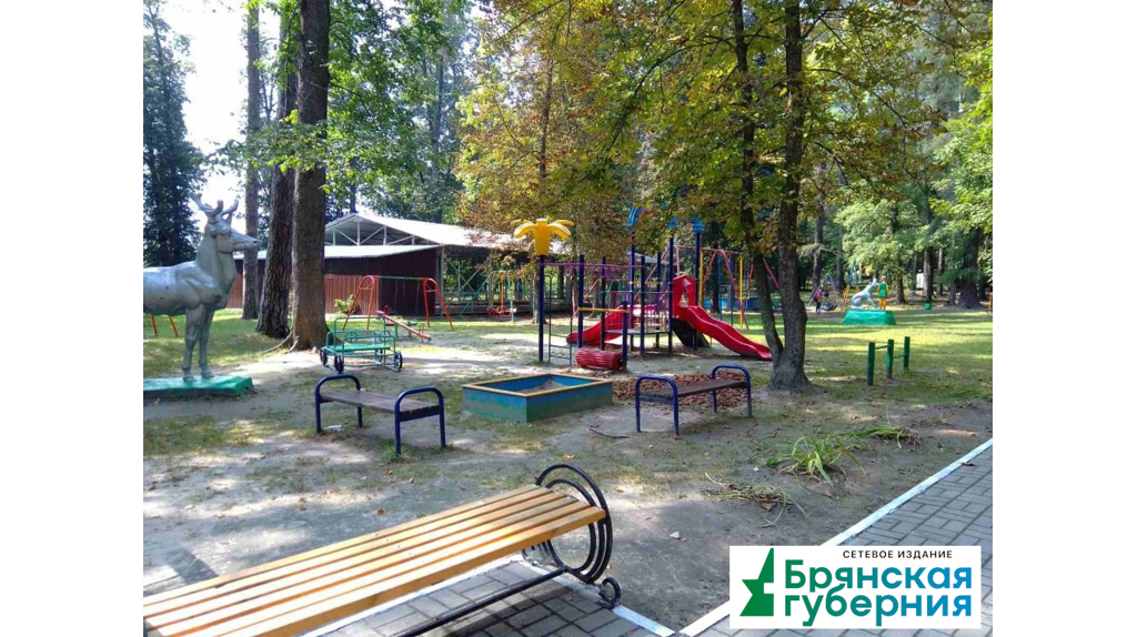 В Погаре Брянской области по нацпроекту благоустраивают три двора