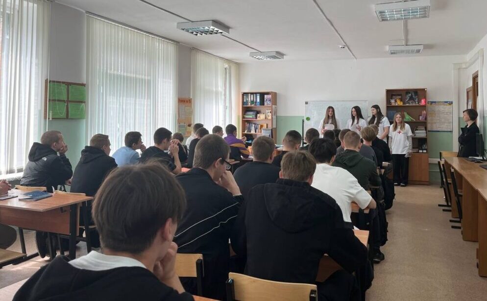 Новозыбковские студенты провели акцию против курения
