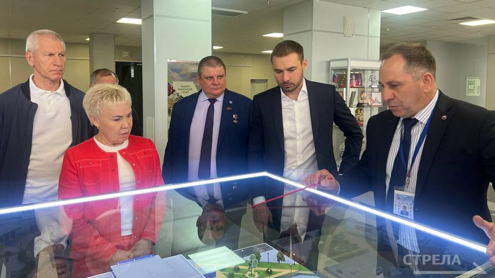 В Брянске депутаты комитета Госдумы по физкультуре и спорту посетили Дворец единоборств