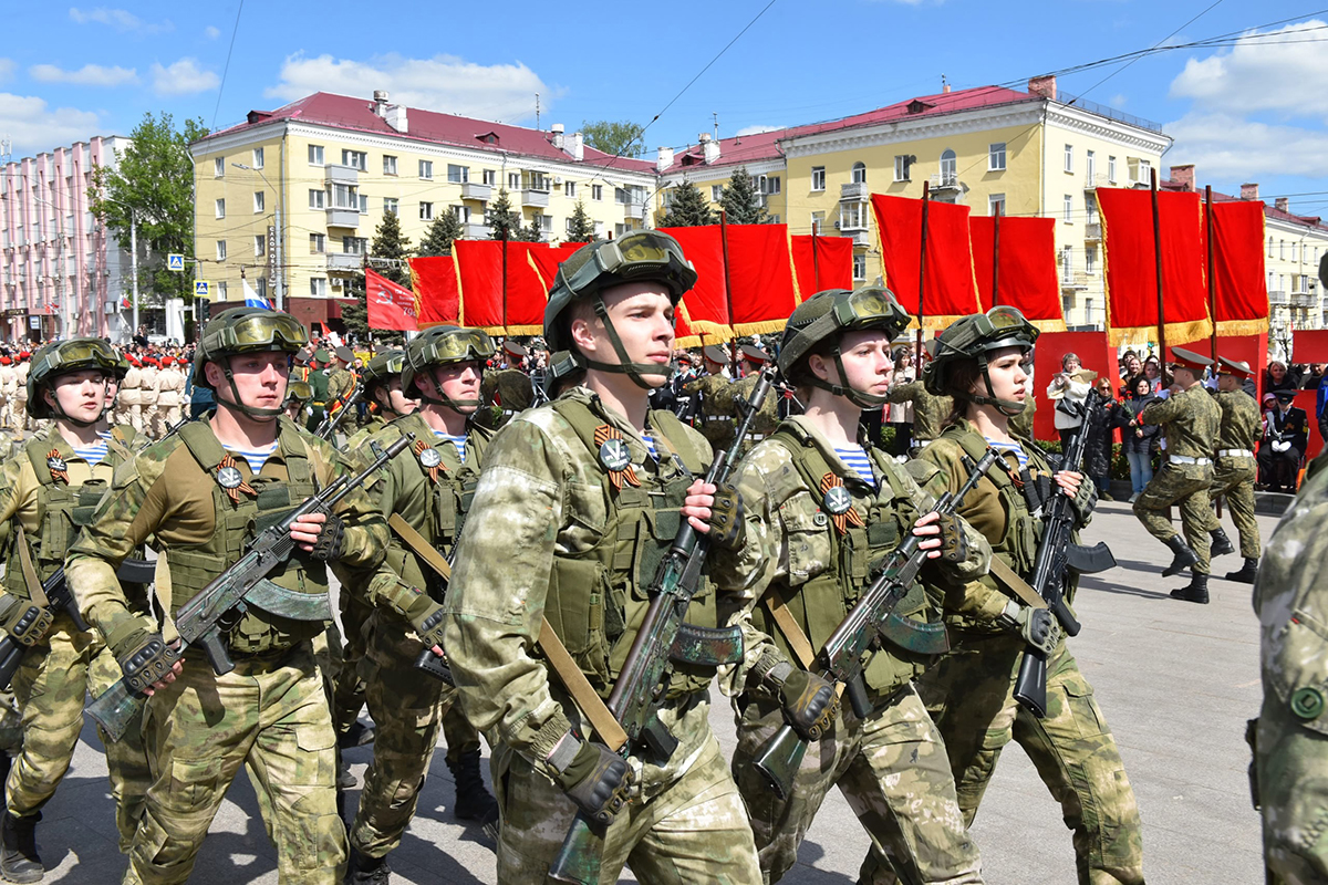 Новозыбковский военно-спортивный клуб выступил в Брянске в День Победы