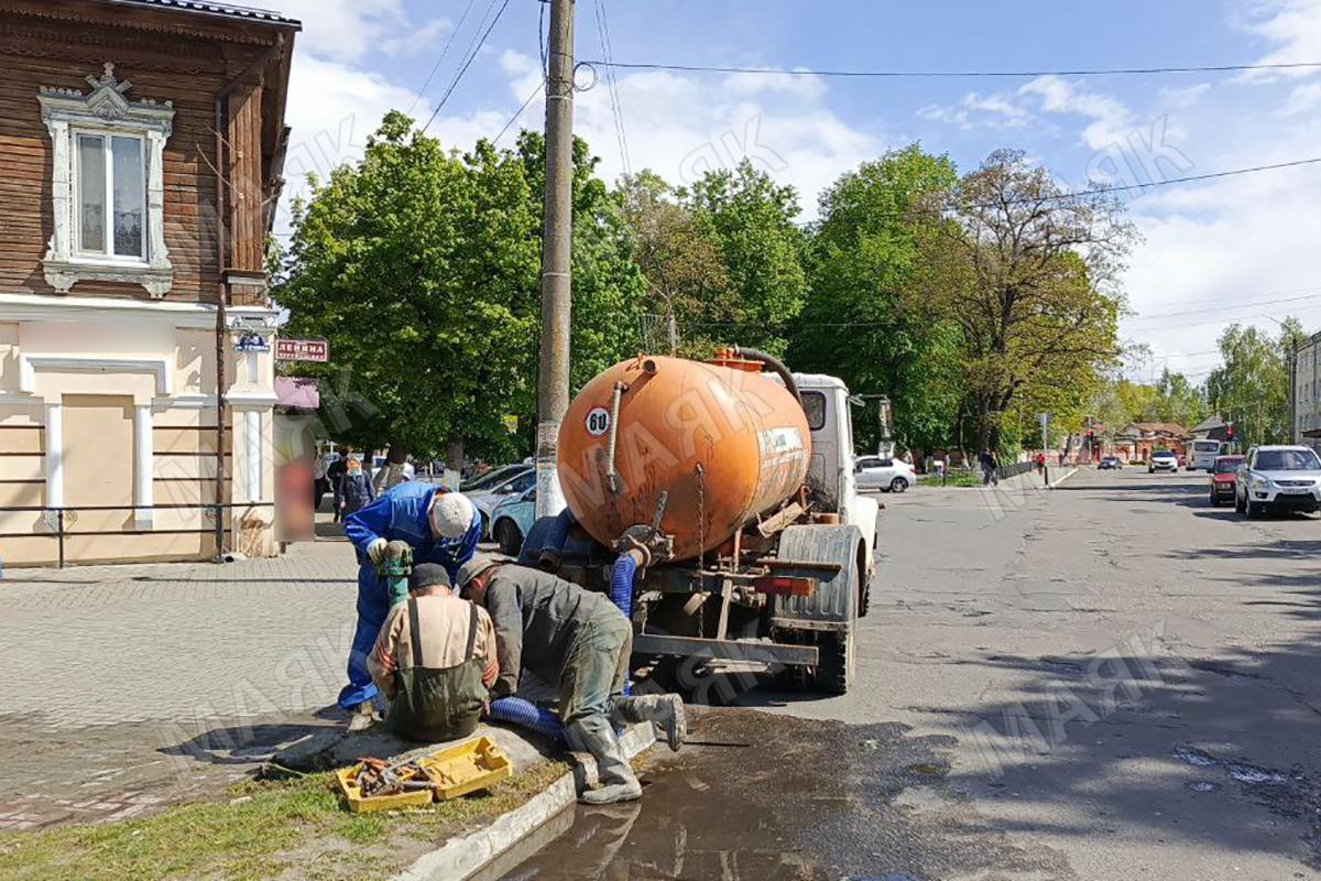 В Новозыбкове устранили аварию на водопроводной сети