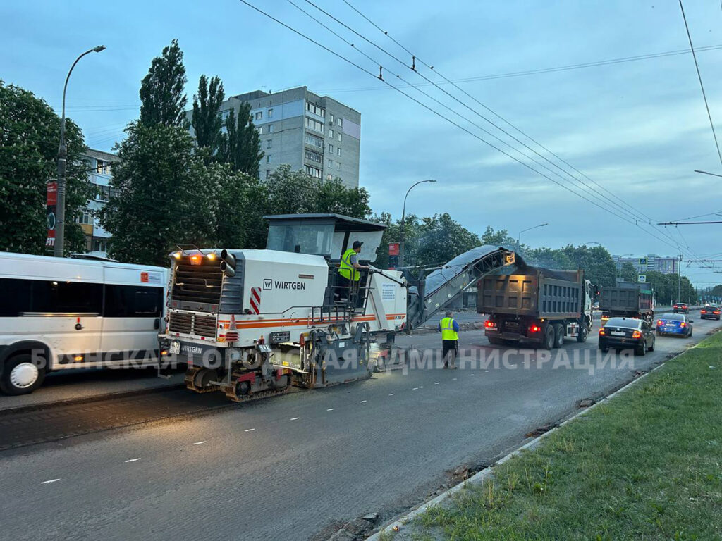 Московский проспект в Брянске ремонтируют в круглосуточном режиме