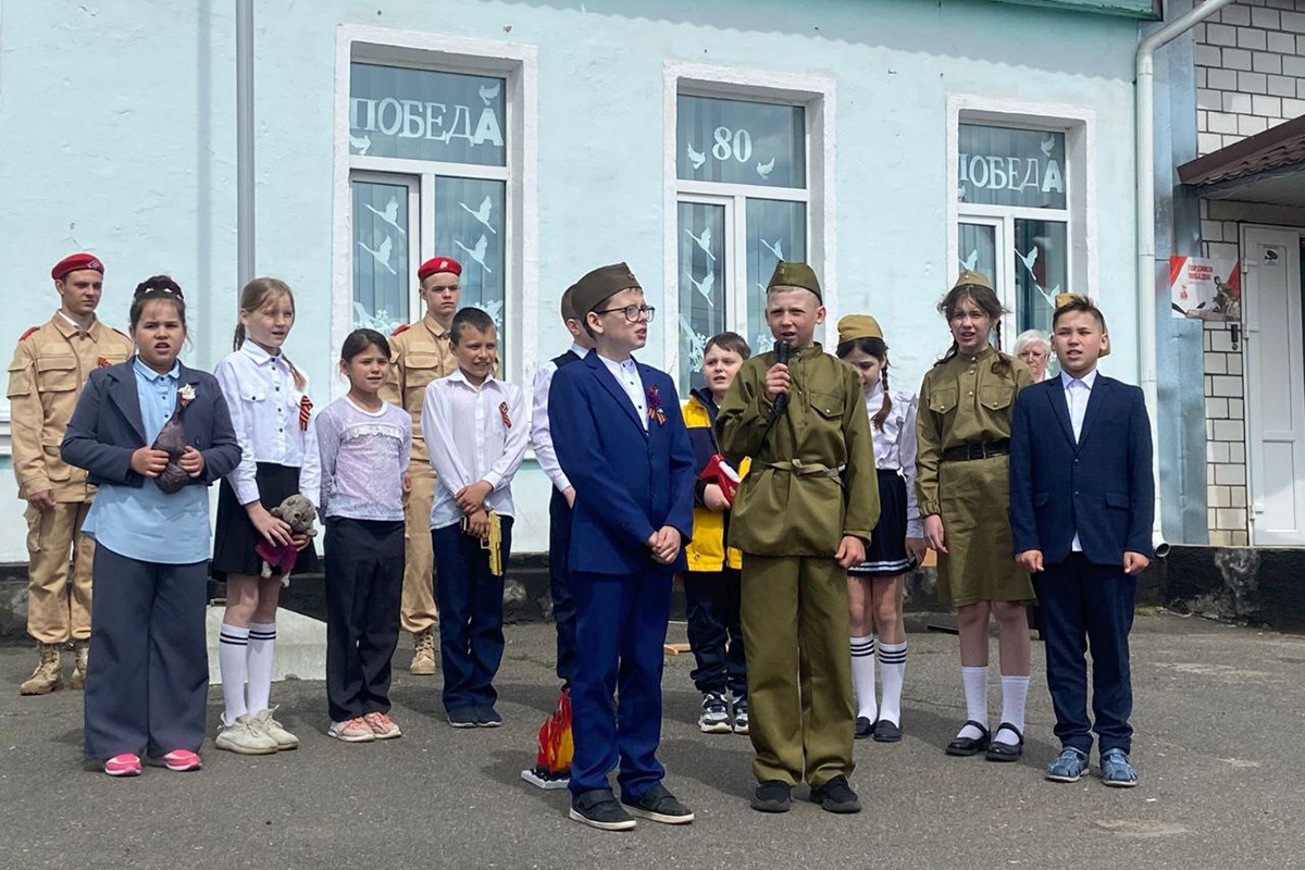 Фестиваль в честь Великой Победы прошел в новозыбковской школе