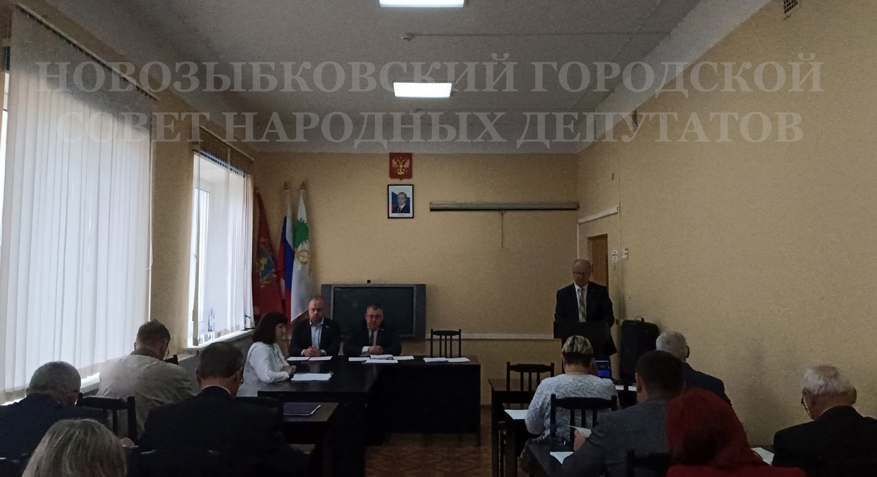 Глава горадминистрации Новозыбкова отчитался перед депутатами