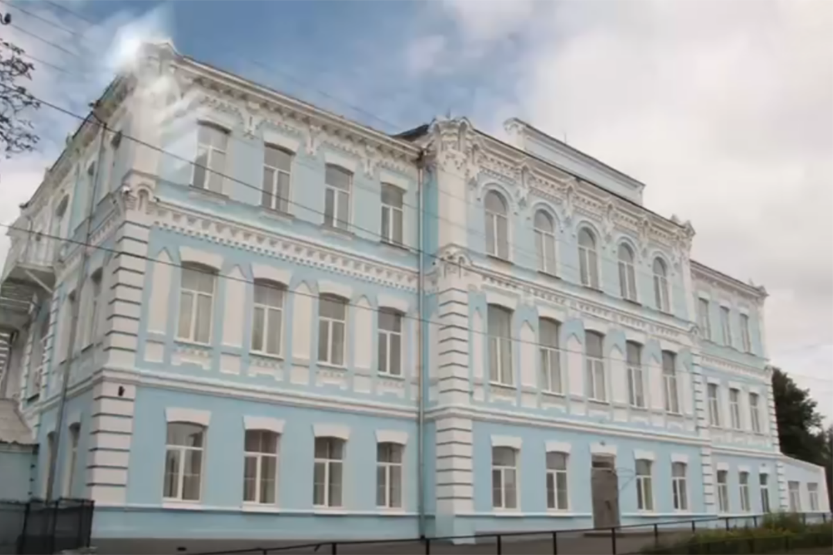 Новозыбковские школьники сняли клип о женской гимназии