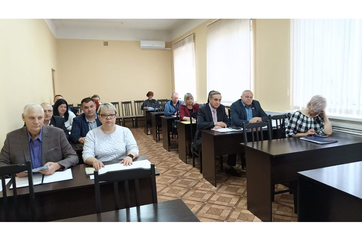 В Новозыбкове обсуждали возможности дополнительного профессионального образования