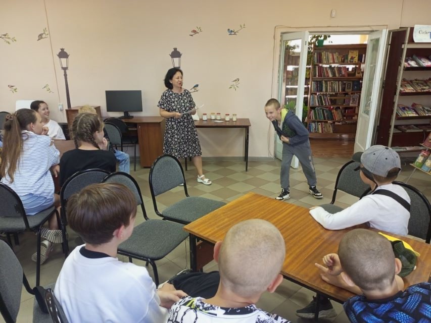 В детской библиотеке Новозыбкова провели игру-расследование «Следствие ведут читатели»