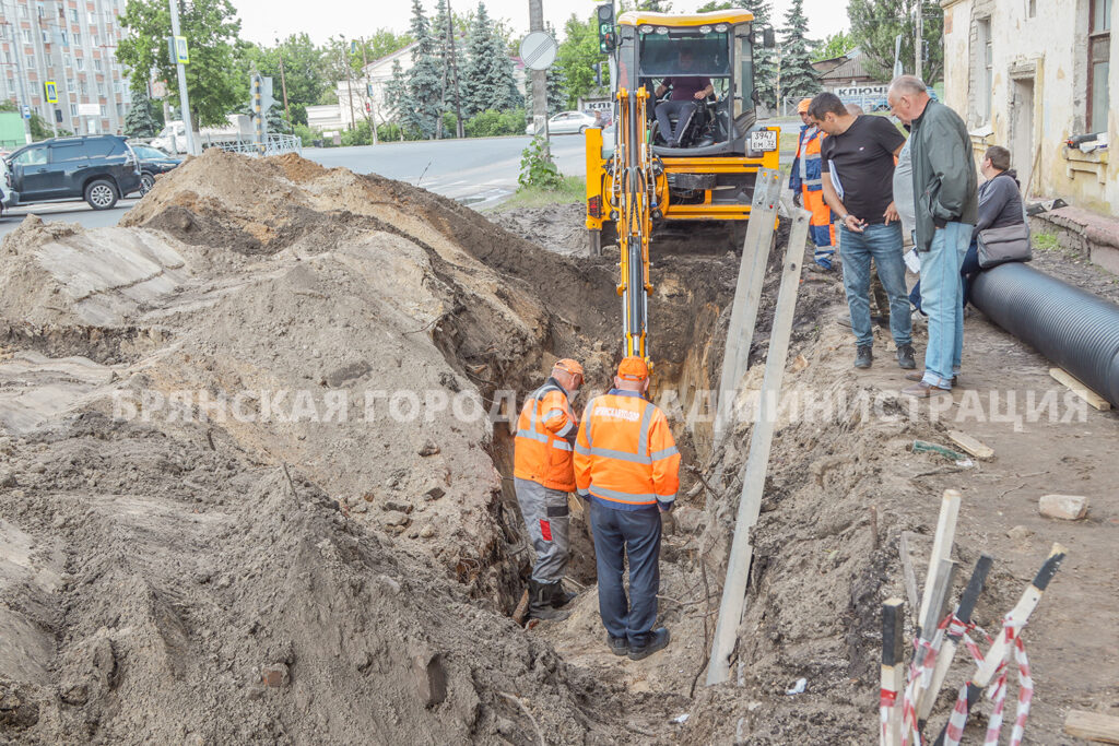 В Фокинском районе Брянска строят сеть ливневых канализаций