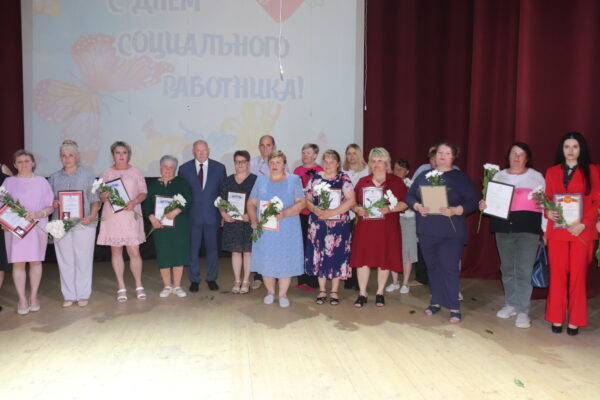 В Трубчевском РДК прошел праздничный концерт